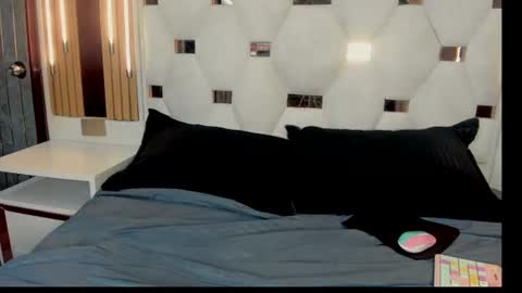 chloee_evans__ online show from August 6, 8:46 am