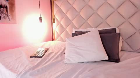 chloee_parkerr online show from August 6, 5:06 am