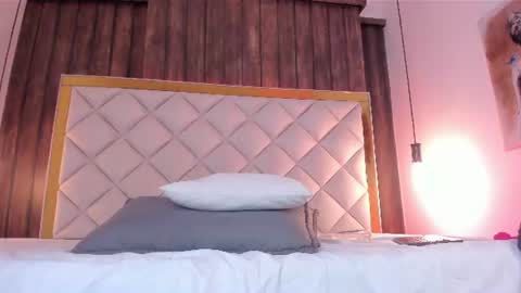 chloee_parkerr online show from August 12, 4:37 am