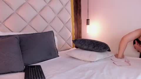 chloee_parkerr online show from August 17, 7:57 am