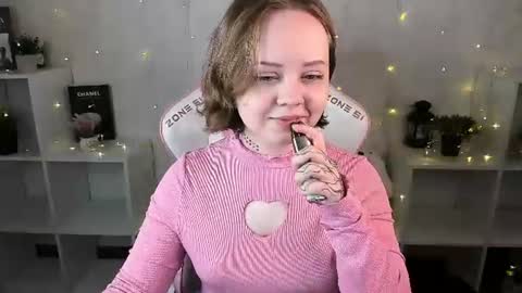 Chloe online show from August 18, 9:26 am