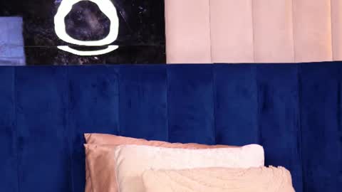 Chloe online show from August 6, 11:37 pm