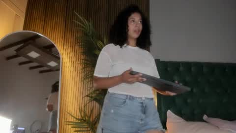 Chloe fixxx online show from July 22, 9:50 pm