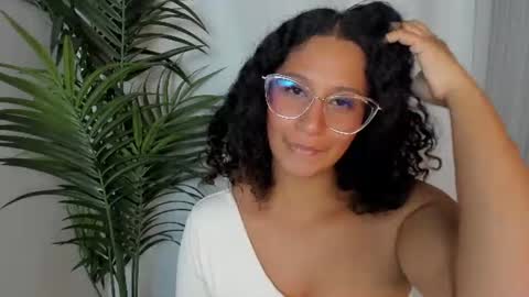Chloe fixxx online show from August 4, 12:07 am