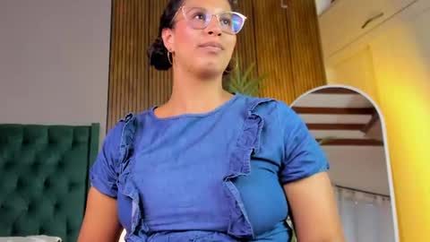 Chloe fixxx online show from August 4, 9:34 pm