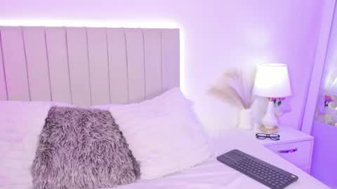 Chloe Hall online show from July 23, 5:32 am