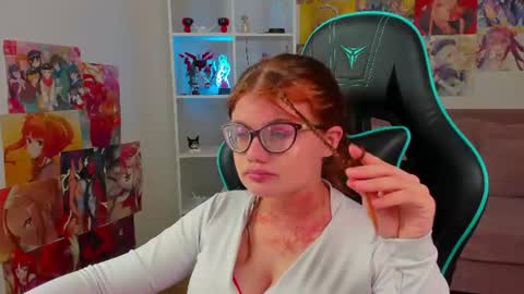 ChloeHalses online show from August 8, 11:27 pm