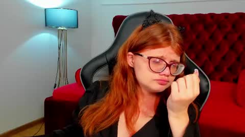 ChloeHalses online show from August 12, 2:47 am