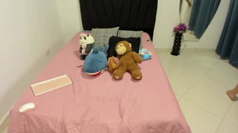 Laura  independent model online show from August 7, 11:16 pm