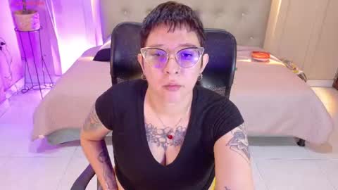 LOVE online show from August 15, 2:21 pm