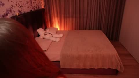 chloespark online show from August 3, 9:00 pm