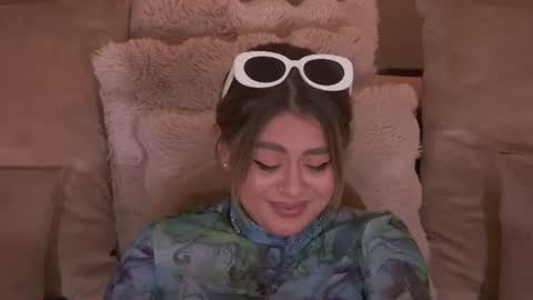 Chloe Vee online show from August 15, 9:24 am