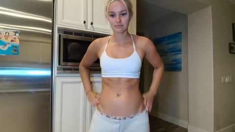 Chloe Babe online show from August 5, 4:43 am