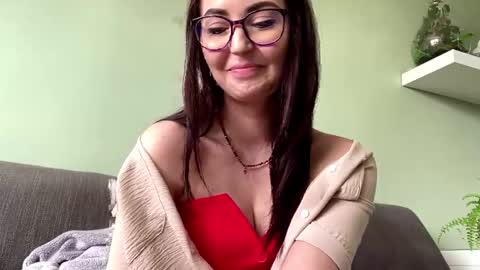 ChloeXNatural online show from May 21, 9:00 am