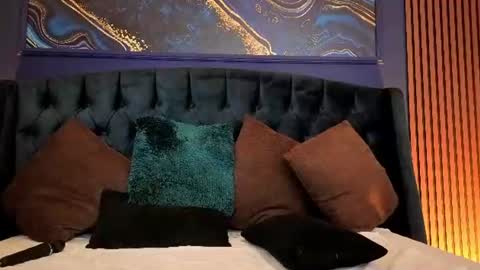 Chloe online show from August 5, 6:11 am