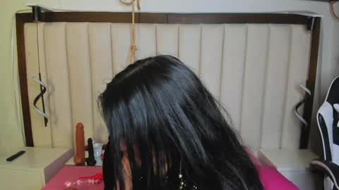 chlooe_zoe online show from April 18, 5:22 am