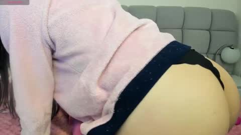 chlooe_zoe online show from April 19, 5:39 am