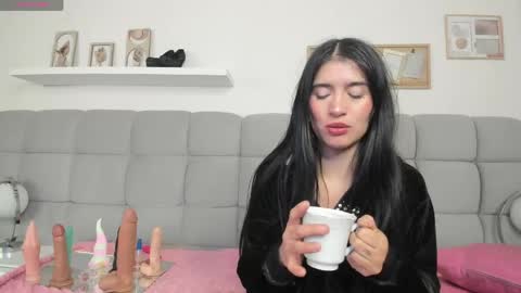 chlooe_zoe online show from April 19, 10:03 am