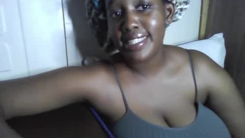 chocolate queen25 online show from April 21, 9:18 pm
