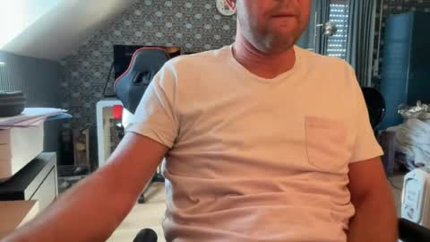chris13abcd online show from August 10, 7:43 am