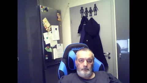 Chris online show from June 7, 3:44 am