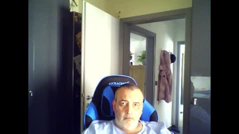Chris online show from July 4, 10:06 am