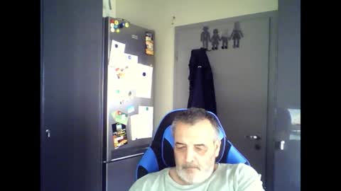 Chris online show from August 1, 10:32 am