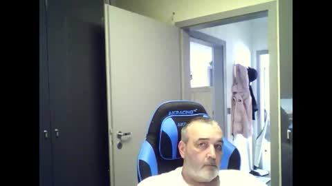 Chris online show from August 8, 10:48 am