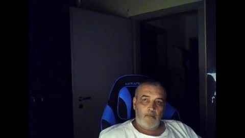 Chris online show from August 8, 7:25 pm