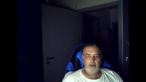 Chris online show from August 9, 3:07 am