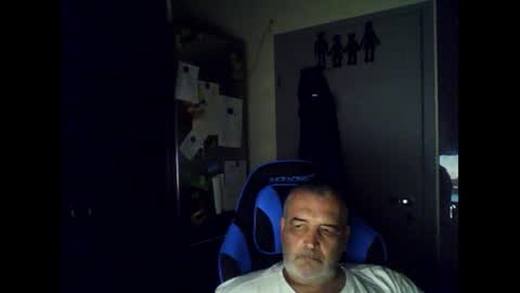 Chris online show from August 9, 5:19 am