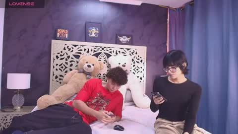 chris_and_sam online show from August 18, 11:49 am