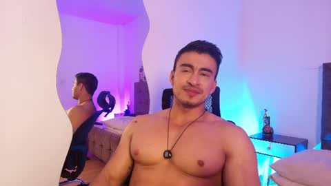 chris_clarck online show from August 13, 9:29 pm