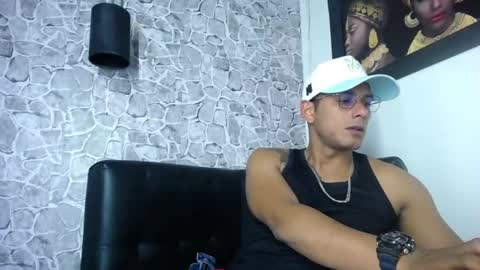 chris_dick2 online show from August 9, 3:18 am