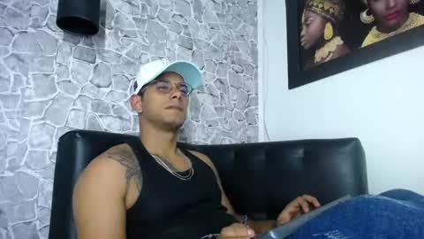 chris_dick2 online show from August 9, 6:47 am