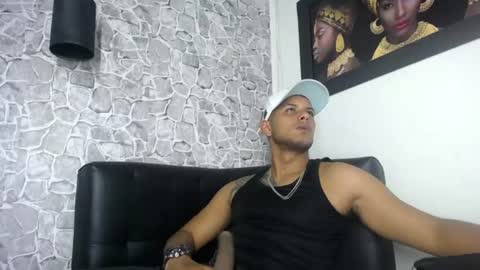chris_dick2 online show from August 14, 2:48 am
