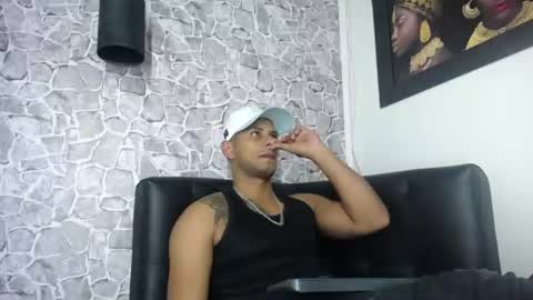 chris_dick2 online show from August 14, 6:06 am