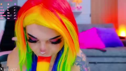 juli online show from July 30, 4:58 pm