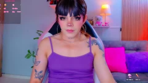 juli online show from August 5, 2:04 pm
