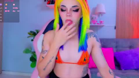 juli online show from August 11, 12:40 pm