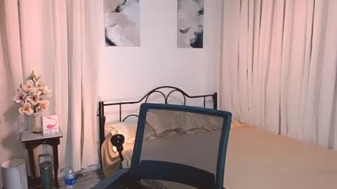 chris_sandra online show from July 23, 4:42 pm