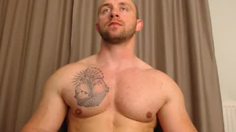 chrisbigbiceps online show from May 20, 6:31 pm