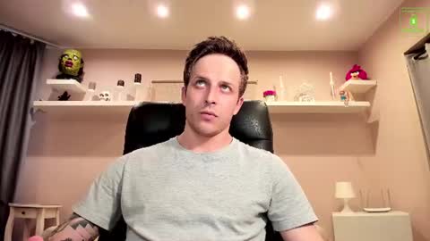 Chris online show from June 19, 2:11 am