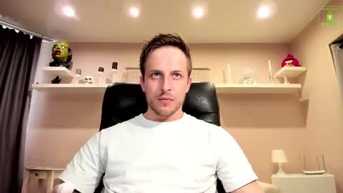Chris online show from August 8, 4:23 am