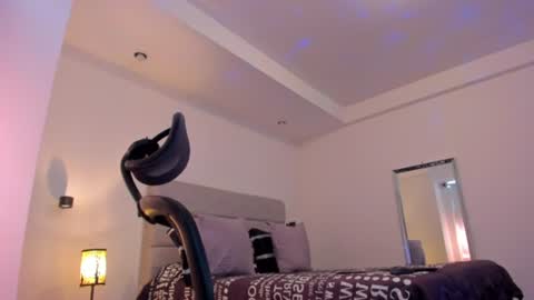 chrismorgan24 online show from August 14, 4:32 pm