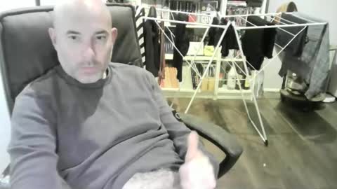 chrisprngr online show from May 5, 9:38 pm
