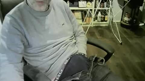 chrisprngr online show from May 17, 9:38 pm