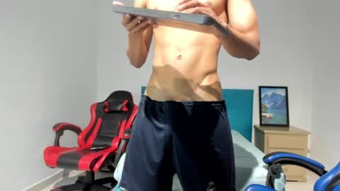 chriss_r07 online show from August 7, 1:49 am