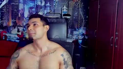 Chriss Stewart online show from August 5, 4:10 am