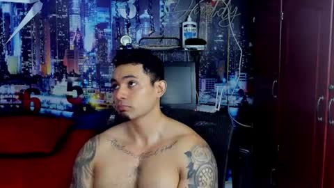Chriss Stewart online show from August 8, 2:00 am